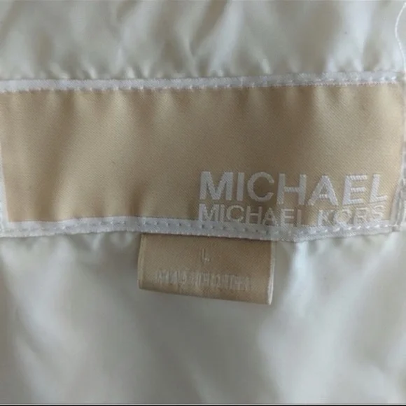 Gorgeous Michael Kors Jacket.
Size L - Picture 3 of 5